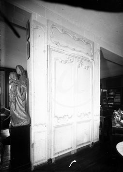 CAEN(14000) Anne 1944 Statue de la vierge et ancienne porte en bois blanc (col. Ede.)
