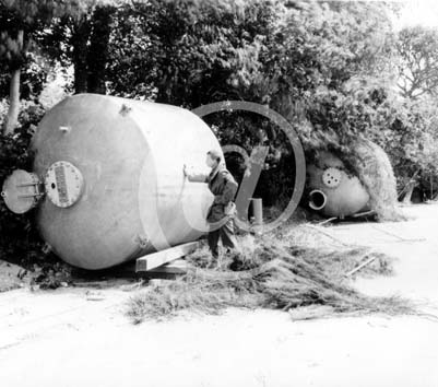 BRICQUEBEC(50260) Seconde guerre mondiale Deux rservoirs allemands en aluminium sur le site de lancement des V1.