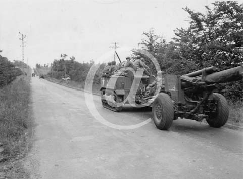 SAINTE MERE EGLISE(50480) Seconde guerre mondiale Ce tracteur d