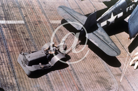 inconnu() Seconde guerre mondiale US Navy en couleurs - Srie 80-GK- : Deux hommes sur une piste d