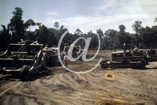 inconnu() Seconde guerre mondiale US Navy en couleurs - Srie 80-GK- : Bulldozers et vhicules spcialiss  l